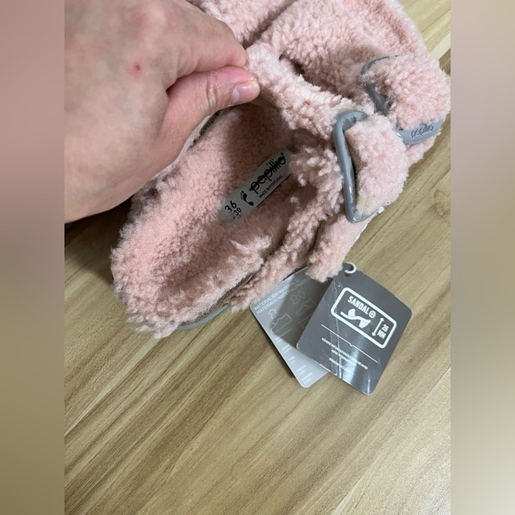 BIRKENSTOCK Arizona Big Buckle Shearling
Shearling - Teddy Crystal Rose - Picture 7 of 10